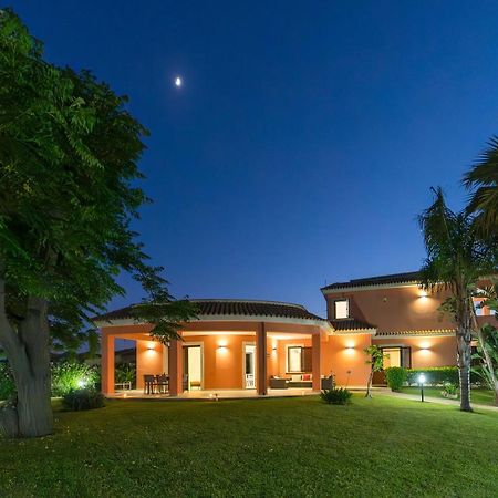 Villa Seaside - Beach Retreat With Jacuzzi Syracuse Exterior photo